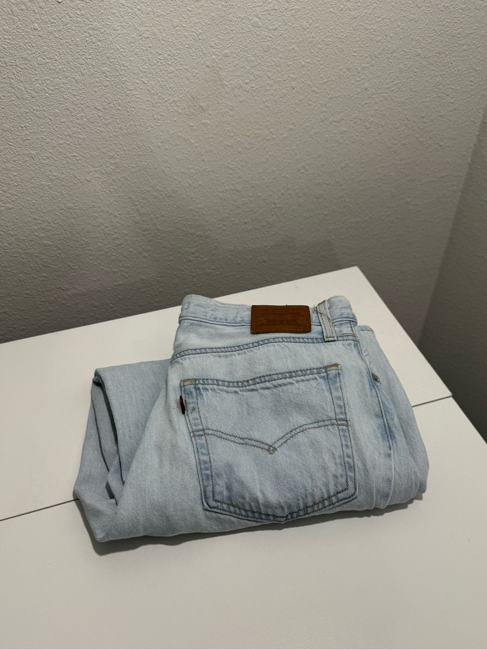 Baggy Levi’s jeans